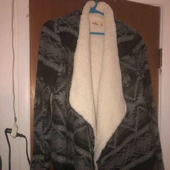 Hollister Sweaters - Hollister sweater/jacket